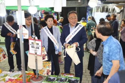 [NSP PHOTO]남경순 경기도의원 북수원시장 찾아 추석맞이 민생경제 활성화 앞장
