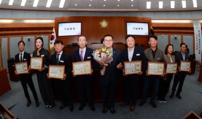 [NSP PHOTO]오산시의회 제37회 오산시민의 날 기념 의장 표창 수여