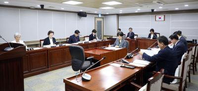 [NSP PHOTO]수원시의회 기획경제위원회 조례안 등 안건심사