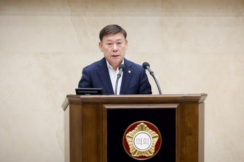 NSP통신-5분 자유발언하는 황재욱 용인시의원. (사진 = 용인특례시의회)