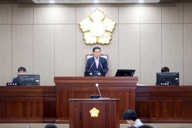 NSP통신-24일 수원시의회 제396회 임시회 제2차 본회의가 진행되고 있다. (사진 = 수원시의원)