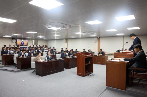 NSP통신-영주시의회는 14일부터 24일까지 11일간의 일정으로 열린 제296회 임시회를 마무리했다. (사진 = 영주시의회)