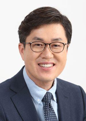 NSP통신-영주시의회 우충무 의원「영주시 음식판매자동차 영업장소 지정 및 관리 등에 관한 조례」일부개정조례안 대표 발의, 푸드트럭 활성화로 주민편익을 증진하기 위한 조례안 가결 (사진 = 영주시의회)