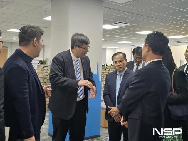 NSP통신-응우옌반롱 베트남 공안부 차관 겸 국가 데이터 운영위원회 부위원장이 이끄는 대표단이 경기도에 위치한 판교테크노밸리를 방문했다. (사진 = 서국현 기자)