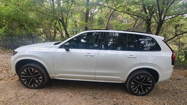 NSP통신-볼보 7인승 XC90 플러그인 하이브리드 (사진 = NSP통신)