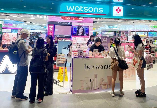 NSP통신-HK이노엔 비원츠 행사가 싱가포르 왓슨스(Watsons)에서 진행되고 있는 모습이다. (사진 = HK이노엔)
