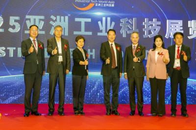 [NSP NEWS Image]김재욱 칠곡군수 中 선전 메가쇼 공식 초청 받아 개막식 참여