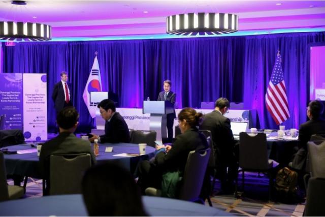 NSP통신-29일 오전 미국 워싱턴 하얏트 리젠시 캐피톨 힐 호텔에서 개최한 싱크탱크 컨퍼런스에서 김동연 경기도지사가 기조연설을 하고 있다. (사진 = 경기도)