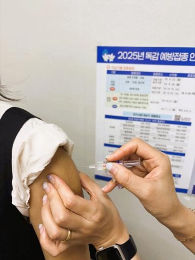 [NSP PHOTO]장성군 65세 이상 어르신에 독감코로나19 무료 예방접종 실시