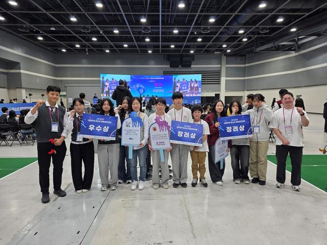 NSP통신-강원특별자치도 학생들이 2025 대한민국 청소년 창업경진대회에서 우수한 성적을 거둔 모습. (사진 = 강원도교육청)