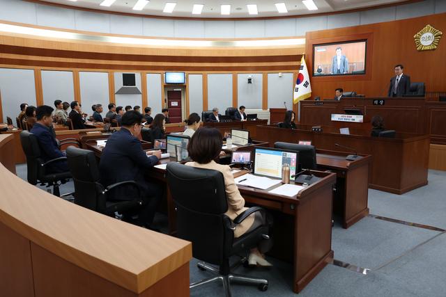 NSP통신-31일 오산시의회 제297회 임시회 제2차 본회의가 진행되고 있다. (사진 = 오산시의회)