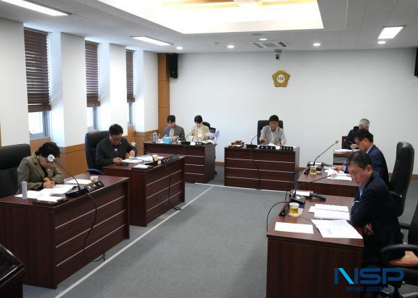 NSP통신-영천시의회 산업건설위원회는 지난 28일부터 30일까지 3일간 제248회 임시회 활동을 가졌으며 시정 발전과 시민 복리 증진을 위한 조례안, 동의안 등 9건의 안건 및 2025년도 행정사무감사 계획서 채택의 건을 심의·의결했다. (사진 = 영천시의회)