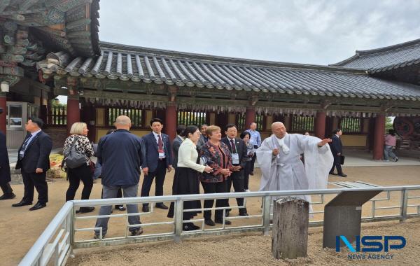 NSP통신-불국사 방문 모습 (사진 = 경상북도)