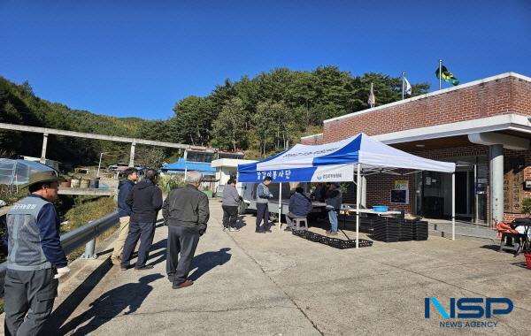 NSP통신-영양군은 영양군 귀농협회 주관으로 지역사회와 함께하는 재능기부활동을 지역주민 대상으로 28일부터 오는 11월 18일까지 6회에 걸쳐 관내 마을을 순회하며 칼날 갈이 봉사활동을 실시한다고 밝혔다. (사진 = 영양군)