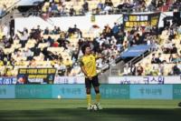 [NSP PHOTO]전남드래곤즈, 37R 홈경기서 성남에 0-2 패배... 혼돈에 빠진 K리그2 PO권 경쟁