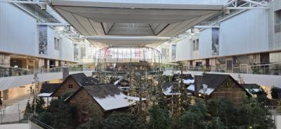 [NSP PHOTO][가보니]더 현대 서울, 2025 크리스마스 테마 현장…산타 빌리지를 품은 도심 속 환상 세계