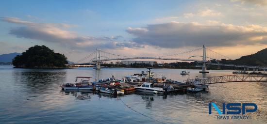 NSP통신-망덕포구에서 바라본 배알도와 별헤는다리 (사진 = 광양시청)