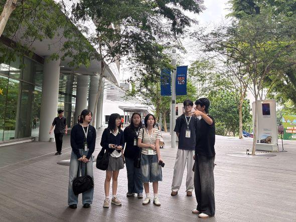 NSP통신-참가자들은 싱가포르의 주요 대학과 글로벌기업을 방문해 현지 산업과 비즈니스 환경을 직접 체험하며 세계적인 기업의 실무 현장을 직접 경험하고 다양한 문화와 사람을 만나 시야를 넓혔다. (사진 = 안동시)