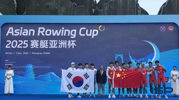 NSP통신-경상북도체육회 경북도청 소속 남자 조정팀이 중국 상라오에서 열린 2025 아시아컵 조정대회에 우수한 기량을 선보이며 은메달을 차지했다. (사진 = 경상북도체육회)