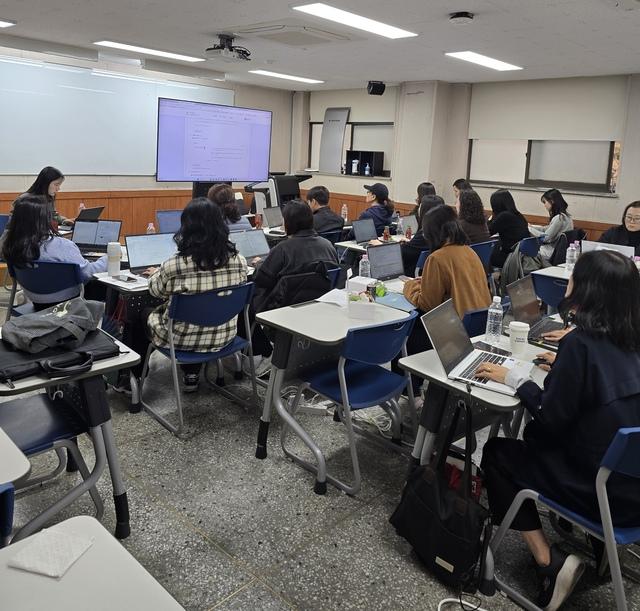 NSP통신-미래형 학생평가 실행연수 모습. (사진 = 경기도교육청)