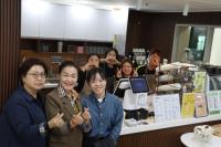 [NSP PHOTO]황호순 광양시여성단체협의회장,  드림카페 커뮤니티센터점 일일점장 체험