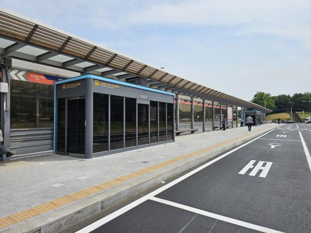 NSP통신-오이도역 버스정류소에 위치한 스마트 셸터. (사진 = 시흥시)