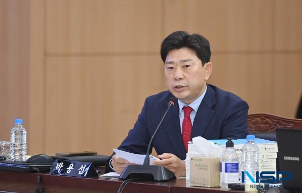 NSP통신-경상북도의회 박용선 의원은 지난 7일 열린 2025년도 경상북도교육청 행정사무감사에서 놀이시설 소독은 거의 전면 시행되고 있지만 절반 이상이 여전히 약품 소독 방식에 머물러 있다고 지적했다. (사진 = 경상북도의회)