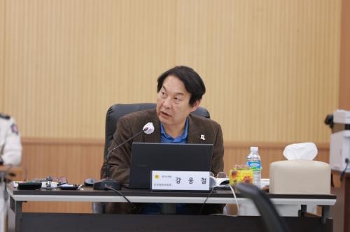 NSP통신-질의하는 강웅철 경기도의원. (사진 = 강웅철 의원실)