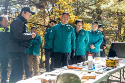 [NSP NEWS Image]김재욱 칠곡군수 625 전사자 유해발굴 현장 격려 방문