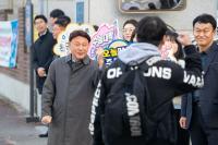 [NSP PHOTO]강임준 군산시장, 수능 시험장 찾아 수험생 격려