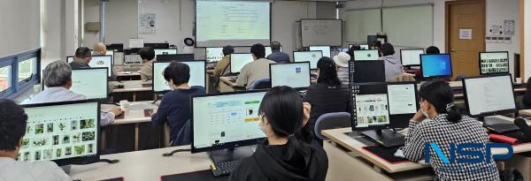 NSP통신-영천시는 13일과 14일 2일간 시 정보화교육장에서 시민을 대상으로 생성형 AI 활용하기 교육을 진행했다. (사진 = 영천시)