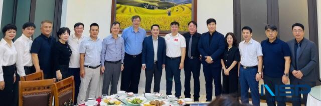 NSP통신-응우옌뚜언안(Nguyen Tuan Anh) 신임 라오까이성 인민위원장과 VKBIA 관계자들의 만찬 모습. (사진 = 서국현 기자)