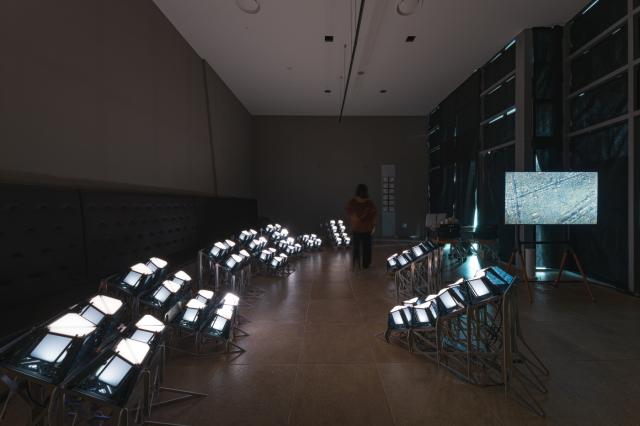 NSP통신-지역작가 이중민과 송효근의 인터랙티브 키네틱아트 전시 작품 향일군락 (Heliotropic Dwelling). (사진 = 성남문화재단)