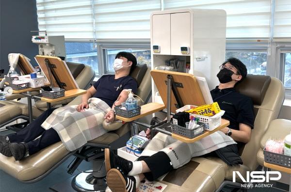 NSP통신-씨에스나무병원이 힘내자 여수 지역응원 캠페인으로 시민들의 피로회복을 위한 영양수액을 지원하고 있다. (사진 = 씨에스나무병원)