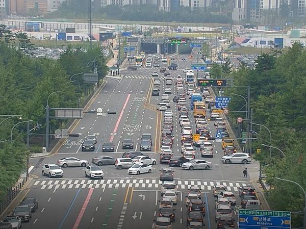 NSP통신-심학산 교차로 정체현황 (사진 = 파주시)