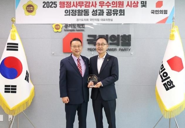 NSP통신-18일 김영민 경기도의원이 국민의힘 행정사무감사 우수의원으로 선정됐다. (사진 = 경기도의회)