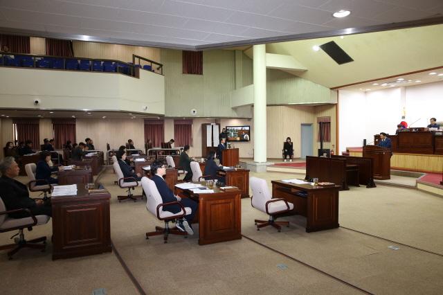 NSP통신-군포시의회가 11월 4일 개회한 제284회 임시회를 19일 폐회했다. 사진은 이날 열린 임시회 모습. (사진 = 군포시의회)