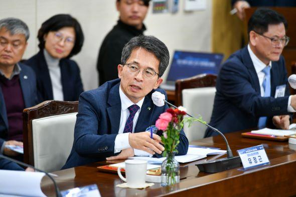 NSP통신-이날 각 지역의 국정운영 5개년 계획 공약에 동서횡단철도 조기 확정이 포함된 점을 공유하며 정부 내 공감대가 확산되고 있는 지금이 중요한 시기라는 데 인식을 같이했으며, 참석 지자체들은 이번 기회를 놓치지 않고 적극적으로 공동 대응해야 한다는 데 의견을 모았다. (사진 = 영주시)