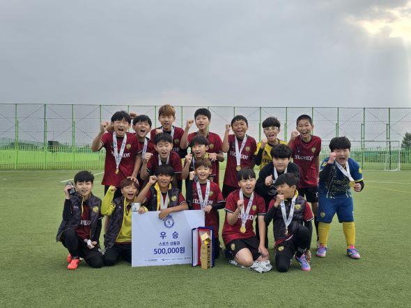 NSP통신-영주시 유소년 축구팀 BEES 전국 우승, 유럽 교류전 참가, 유소년부터 대학까지 성장하는 축구 도시 영주 (사진 = 영주시)