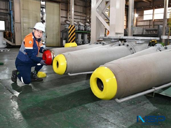 NSP통신-포스코 포항제철소가 고로 송풍 지관 재활용 기술을 혁신하며 비용 절감과 자재 확보 안정성 향상에 나섰다. (사진 = 포스코 포항제철소)