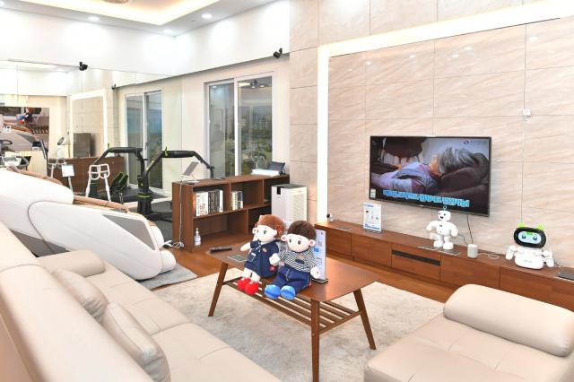 NSP통신-성남시니어산업혁신센터 내 전시되어 있는 성남형 시니어스마트홈 모습. (사진 = 성남시)