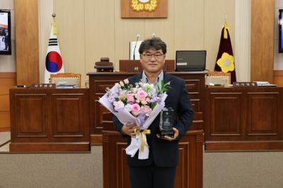 [NSP NEWS Image]봉화군의회 황문익의원, ‘경상북도 의정봉사대상’ 수상