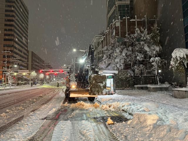 NSP통신-지난해 제설작업 모습. (사진 = 안양시)