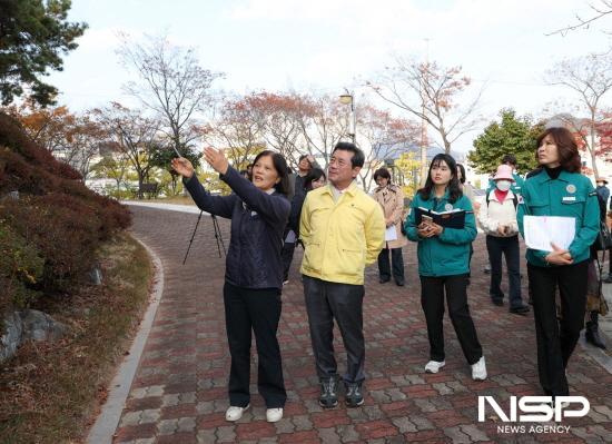 NSP통신-광영근린공원~평생교육관 연결로 개설 건의 현장 방문 (사진 = 광양시청)