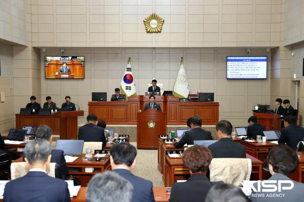 NSP통신-공영민 고흥군수가 24일 열린 제342회 고흥군의회 제2차 정례회에서 시정연설을 통해 올해 주요 성과와 2026년 군정운영 핵심 방향을 제시했다. (사진 = 고흥군)