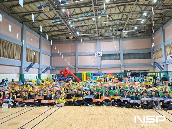 NSP통신-제12회 초록빛깔 한마음큰잔치 참석자 기념 찰영 (사진 = 광양시청)