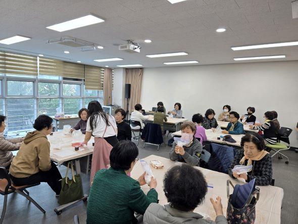 NSP통신-2025 안동 시민 맞춤 평생학습 대도약, 안동시 평생학습관, 200여 강좌 성공적 운영, 전 세대를 아우르는 교육 플랫폼 구축, 평생학습도시 위상 강화 (사진 = 안동시)