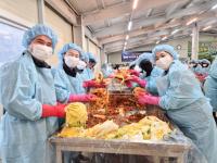 [NSP PHOTO]유진선 용인시의회 의장, 북한이탈주민 김장나눔 행사 동참