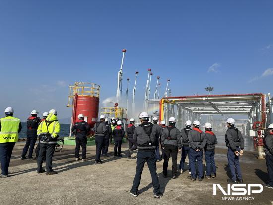 NSP통신-위험물 취급 부두 소방훈련 (사진 = 여수광양항만공사)