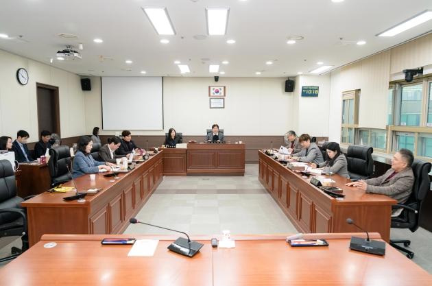 NSP통신-용인특례시의회 자치행정위원회가 2025년도 행정사무감사 강평을 하고 있다. (사진 = 용인특례시의회)